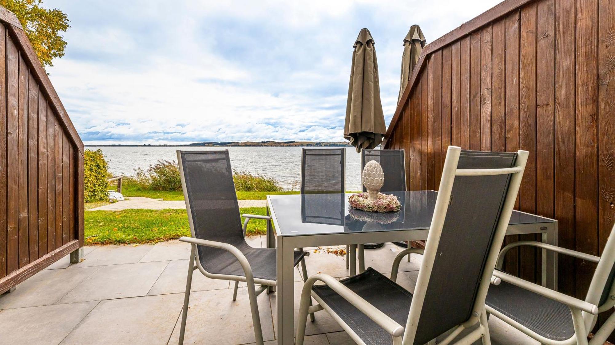 Haus Seeblick Mit 9 Wohnungen Alt Reddevitz ภายนอก รูปภาพ