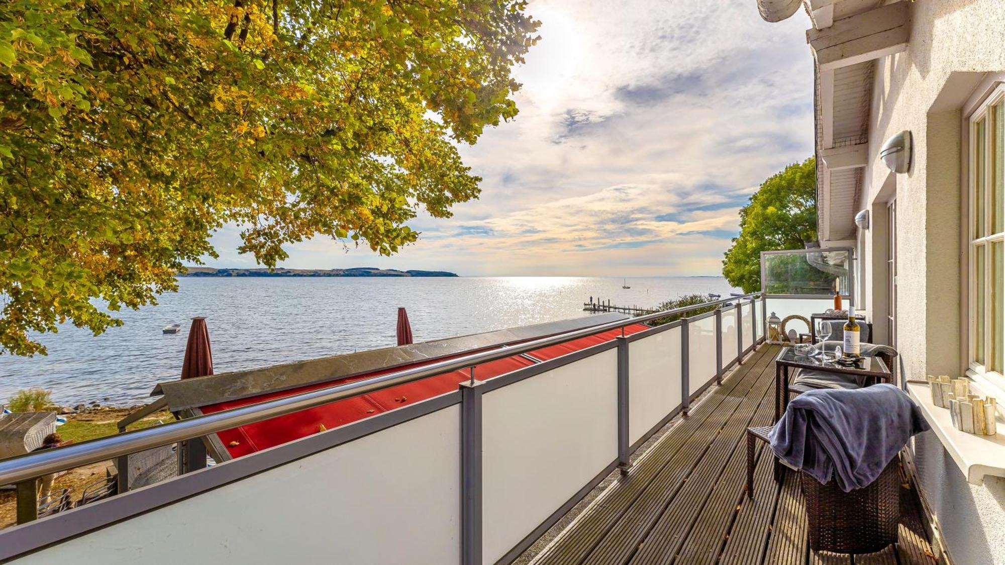 Haus Seeblick Mit 9 Wohnungen Alt Reddevitz ภายนอก รูปภาพ